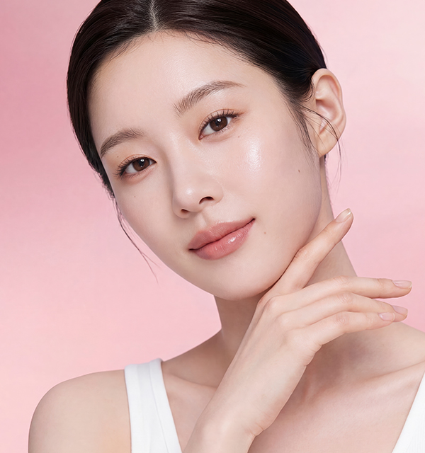 리쥬란HB+ 시술 후 볼륨감 있고 탄력 있는 피부를 보여주는 여성 모델